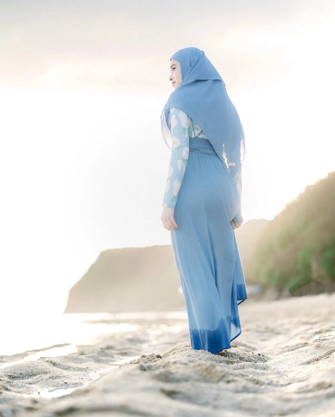 Tetap Terlihat Cantik, Meskipun Difoto dari Belakang