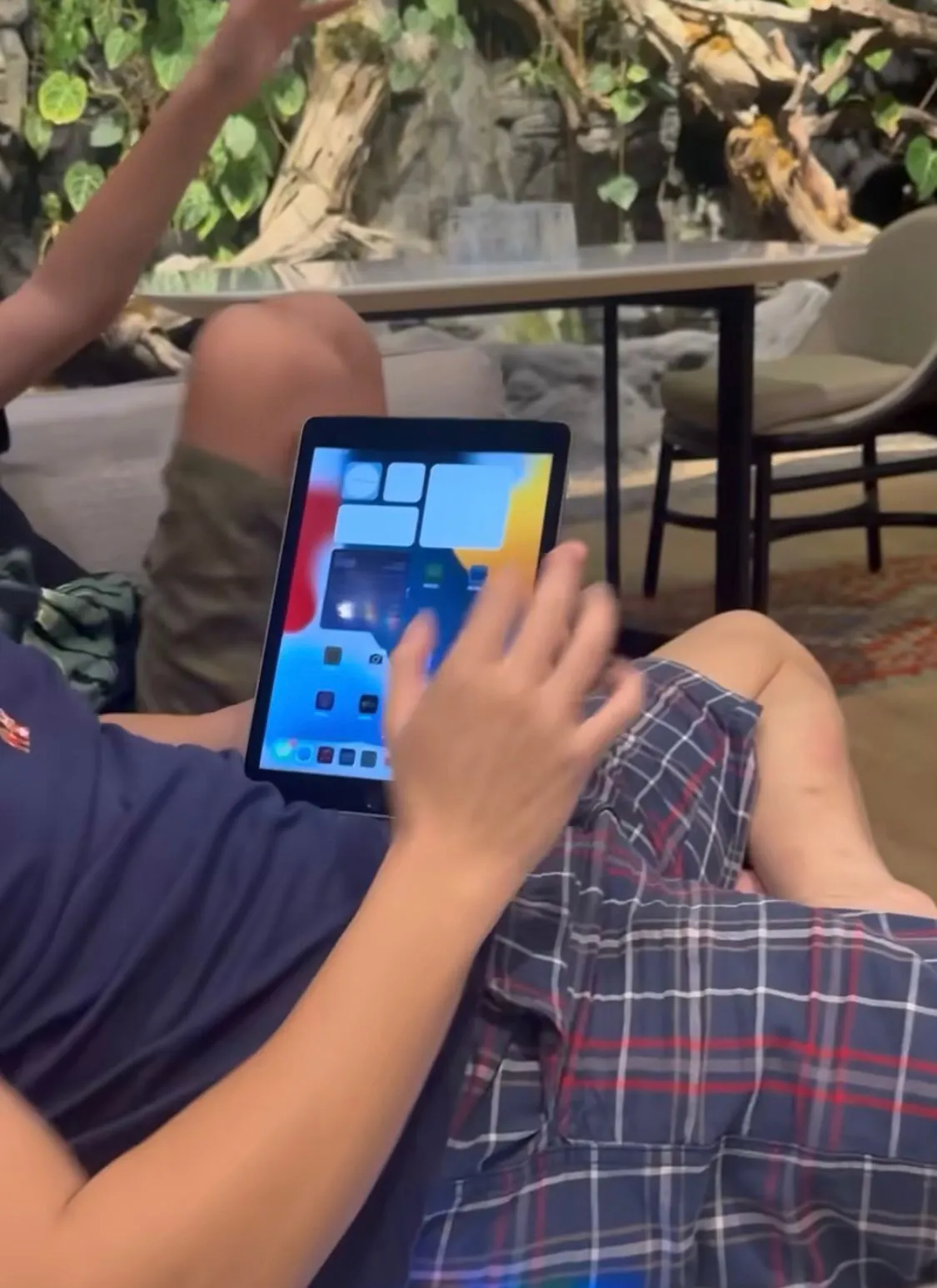 Kakak Baim Wong Membeli iPad Murah Baim Wong