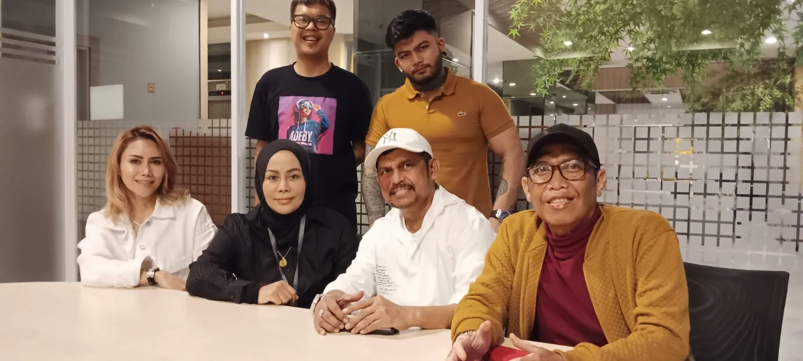 DJ Oreo ditemani Mak Vera dan kuasa hukumnya laporkan kasus penipuan invest property (Credit Foto: Dokumentasi Pribadi)