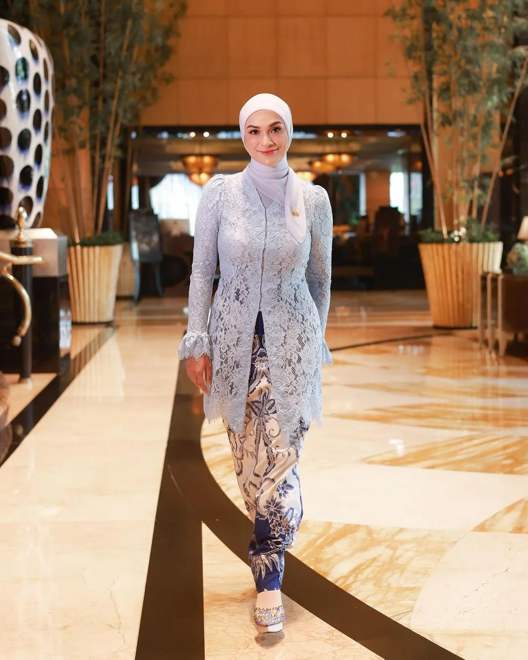 7 Model Kebaya ala Putri Zulhas yang Cantik, Elegan dan Fashionable. (instagram/putri_zulhas)