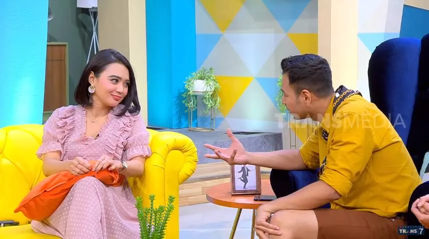 (credit: Trans 7 Official YouTube)