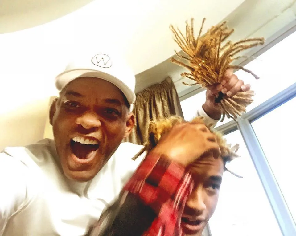 Will jadi tukang cukur Jaden © facebook.com/willsmith