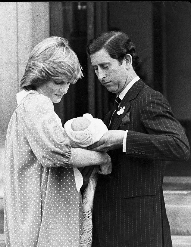 Putri Diana - William kecil dan Pangeran Charles @ dailymail.co.uk