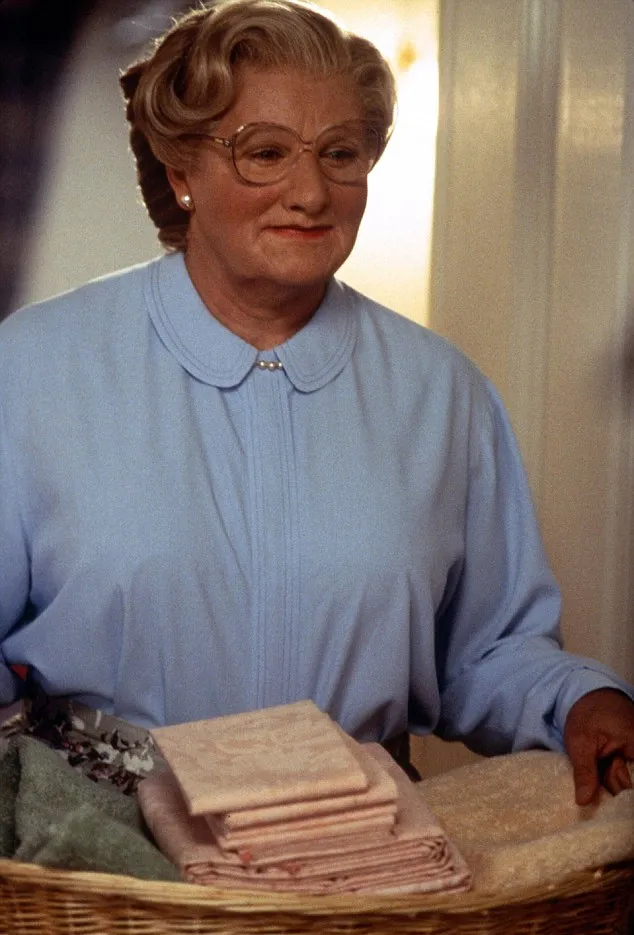 Robin Williams dalam film 'MRS DOUBTFIRE @ dailymail.co.uk
