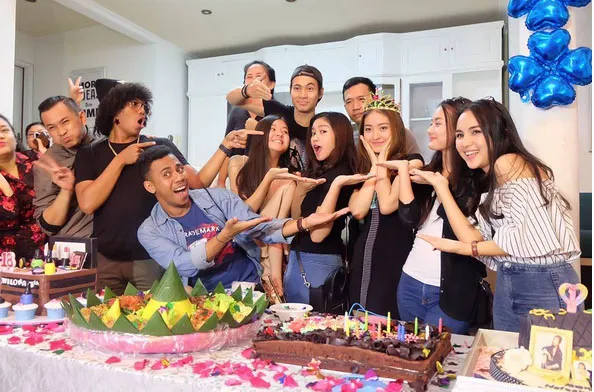 Natasha Wilona dapat kejutan di ulang tahunnya kemarin © Instagram.com/natashawilona12
