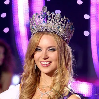 Mahkota Miss Earth © missearth.tv