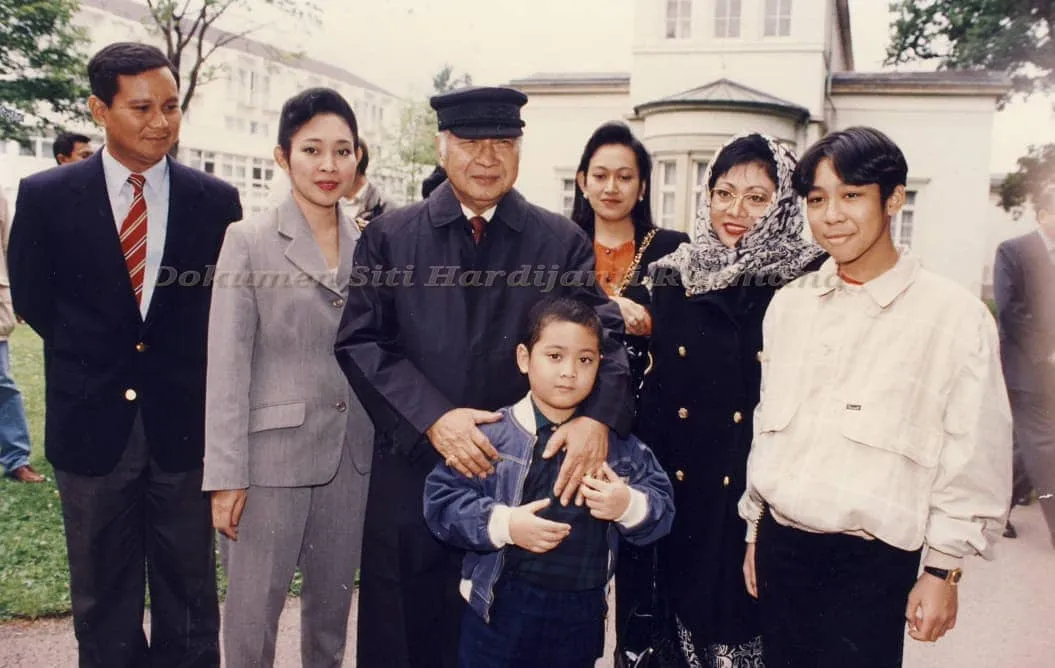 (Sumber: Instagram @mamieksoeharto)