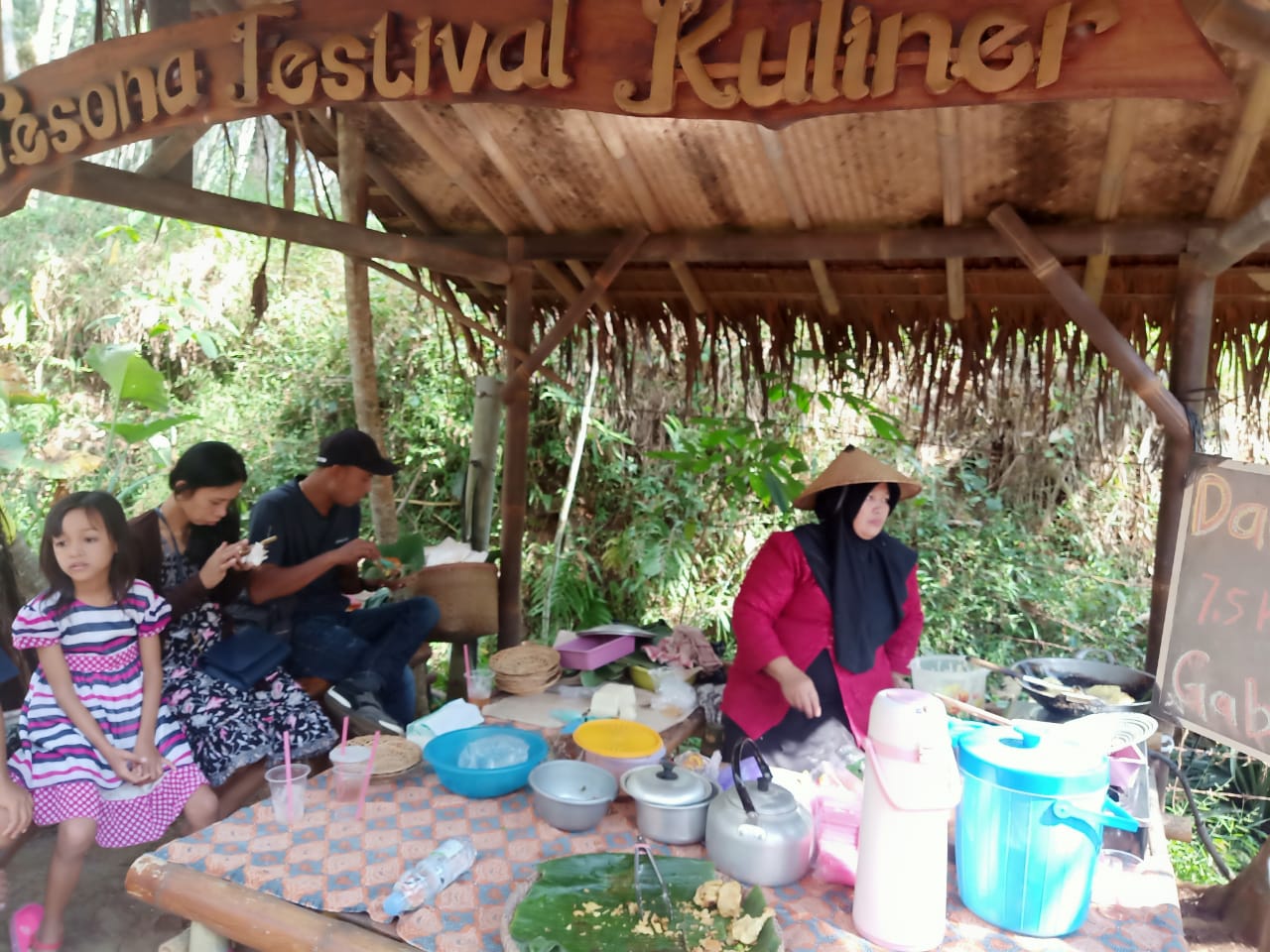 Wisata Budaya Sampai Spot Instagramable, Ini Potret Keseruan di Pasar Karetan Kendal - KapanLagi.com