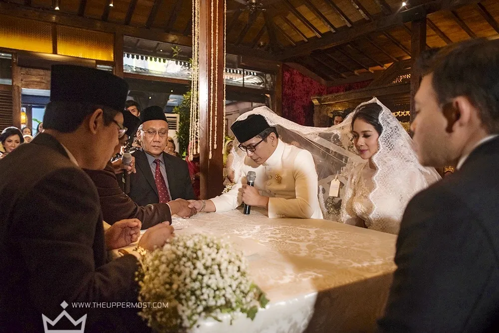 Wishnu dan Gista sekarang resmi jadi suami istri. ©theuppermost/wishnutama