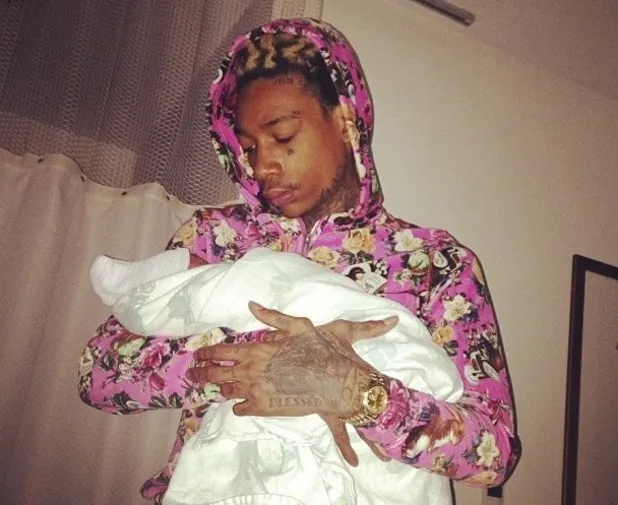 Wiz Khalifa dan bayinya @ digitalspy.co.uk