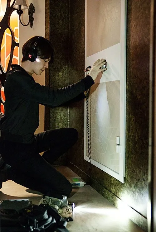 Seperti ini nih aksi Kim Woo Bin saat berusaha mencuri. @allkpop.com