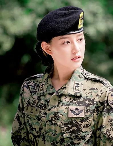 Kim Ji Won menikmati masa-masa syuting DOTS © KBS