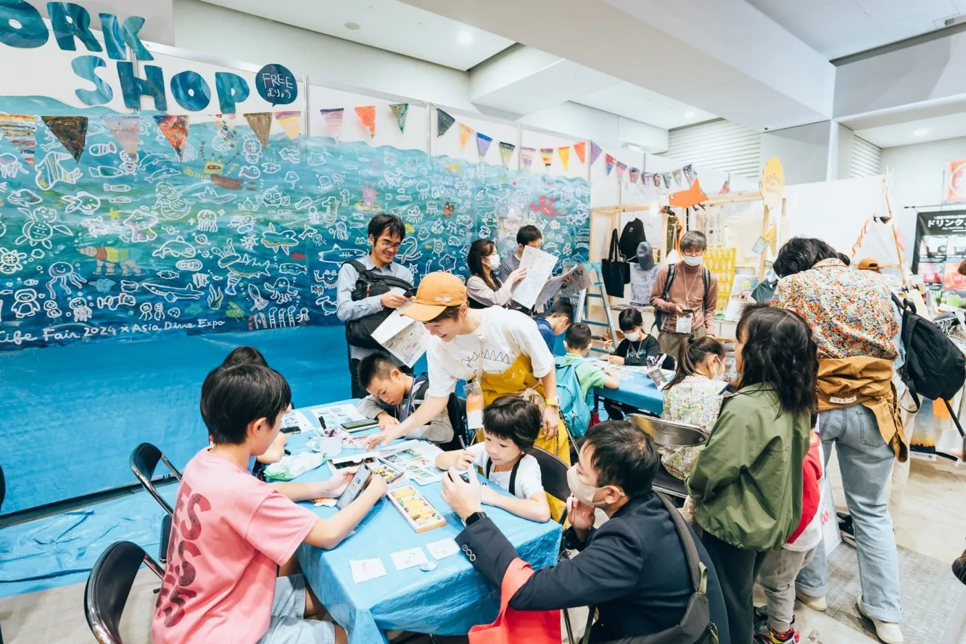 Zona interaktif ramah anak penuh aktivitas. (Adex Asia)