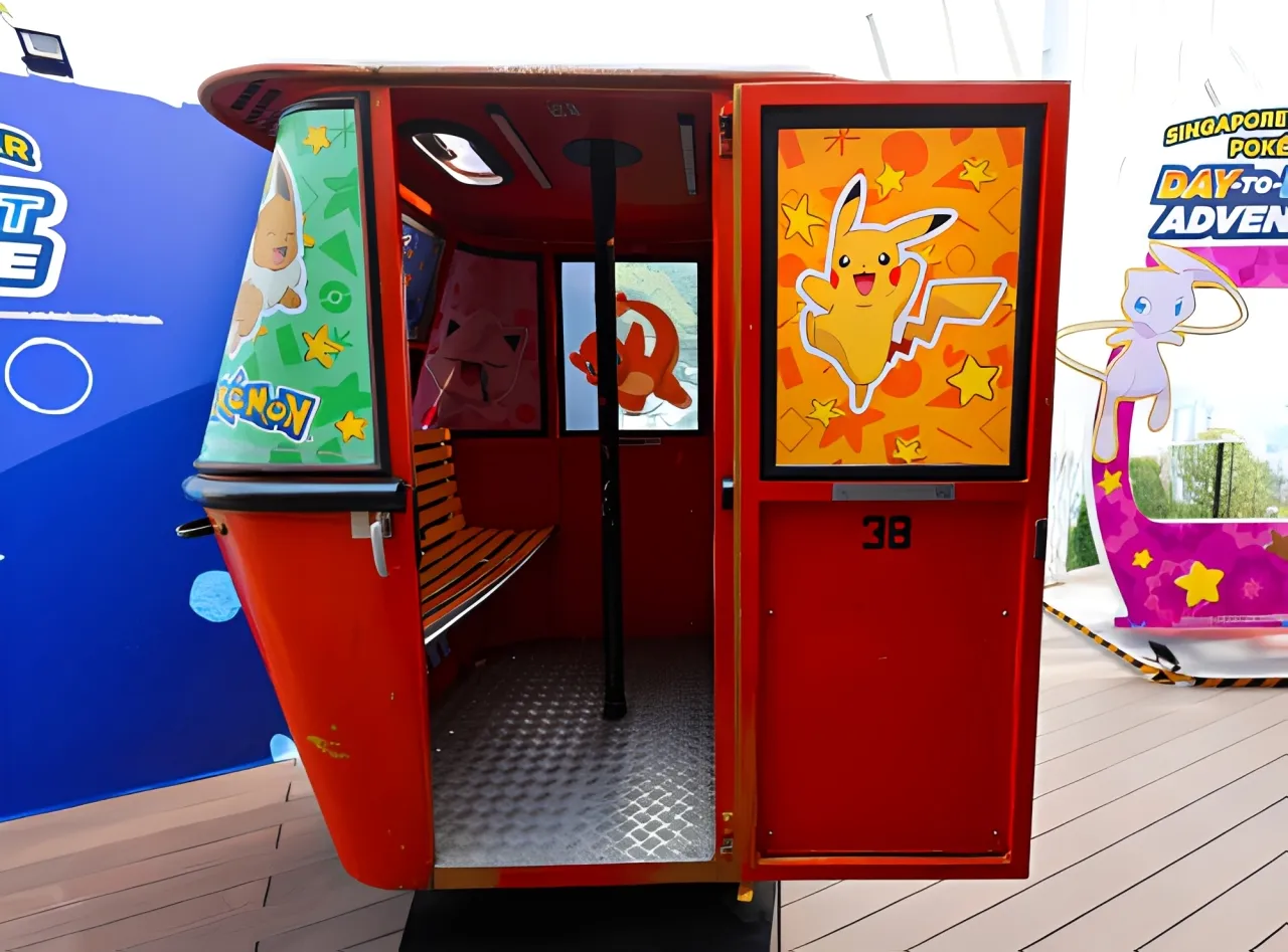 Kabin cable car jadi dunia Pokémon. (Singapore Cable Car - Mount Faber Leisure)