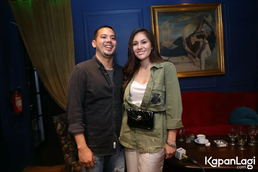 Wulan Guritno selalu mengawasi konten yang dibuka oleh buah hatinya © KapanLagi.com®/Agus Apriyanto