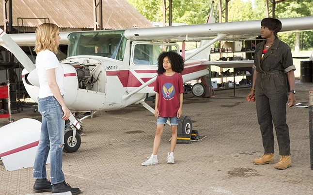 Young Monica Rembeau (center) played by Akira Akbar in the film CAPTAIN MARVEL