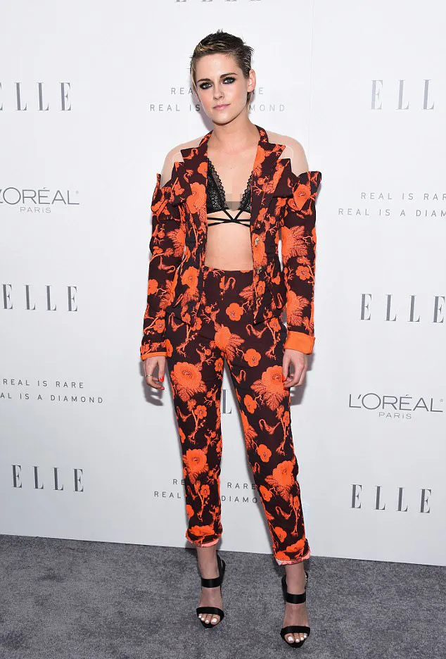 Kristen tampil edgy di red carpet © dailymail.co.uk