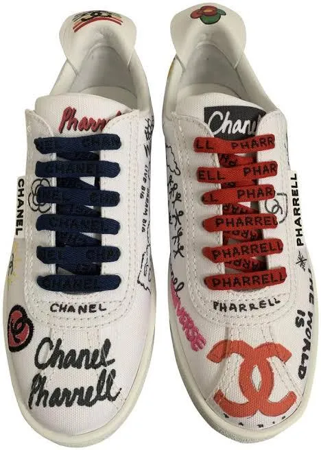 Graffiti Sneakers koleksi Chanel x Pharrell. © Chanel