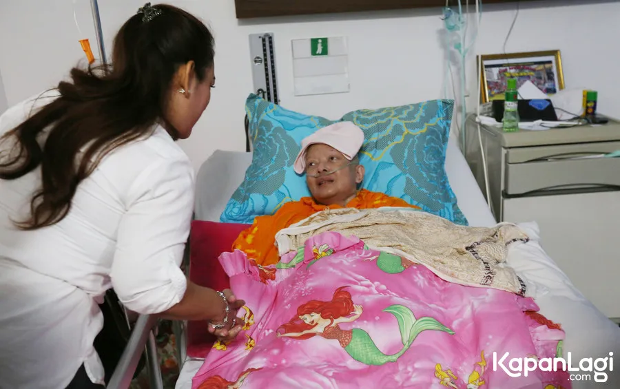 Yana bahagia bisa dikunjungi oleh rekan-rekannya/©KapanLagi.com®/Budy Santoso