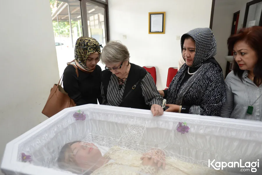 Ibunda Yana Zein menceritakan kronologi kematian putrinya. ©KapanLagi.com/Bayu Herdianto