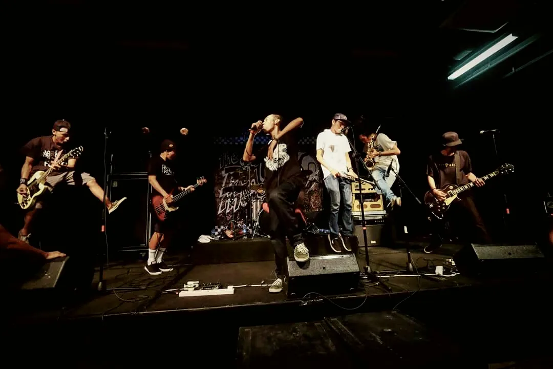 Single baru Youngster City Rockers, 'Hujan', siap dirilis oleh DoggyHouse Records Š facebook.com/ycrskapunk