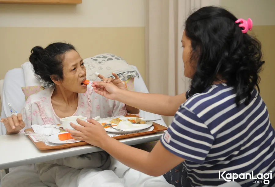 Penglihatan makin menurun, Yenny pasrah kepada Allah SWT/©KapanLagi.com®/Bayu Herdianto