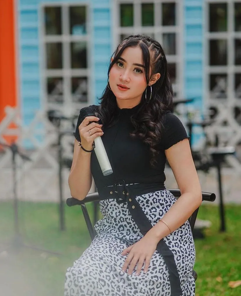 instagram.com/yeniinka
