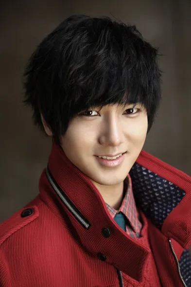 Yesung kini nama aslinya jadi Kim Jong Hoon © SM Ent