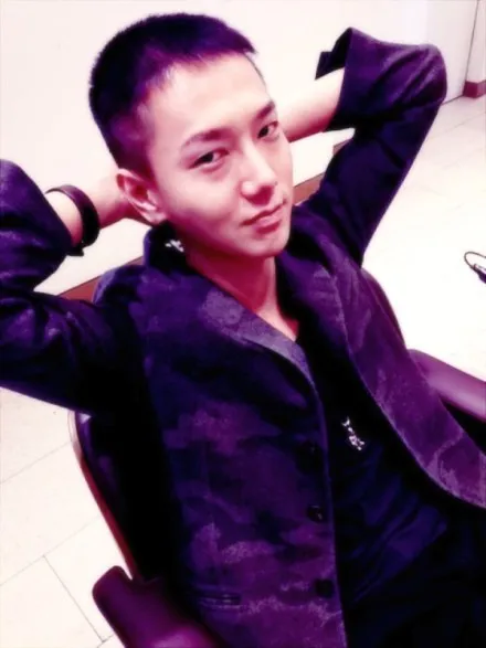 Yesung dengan potongan rambut cepak. ©sup3rjunior.com
