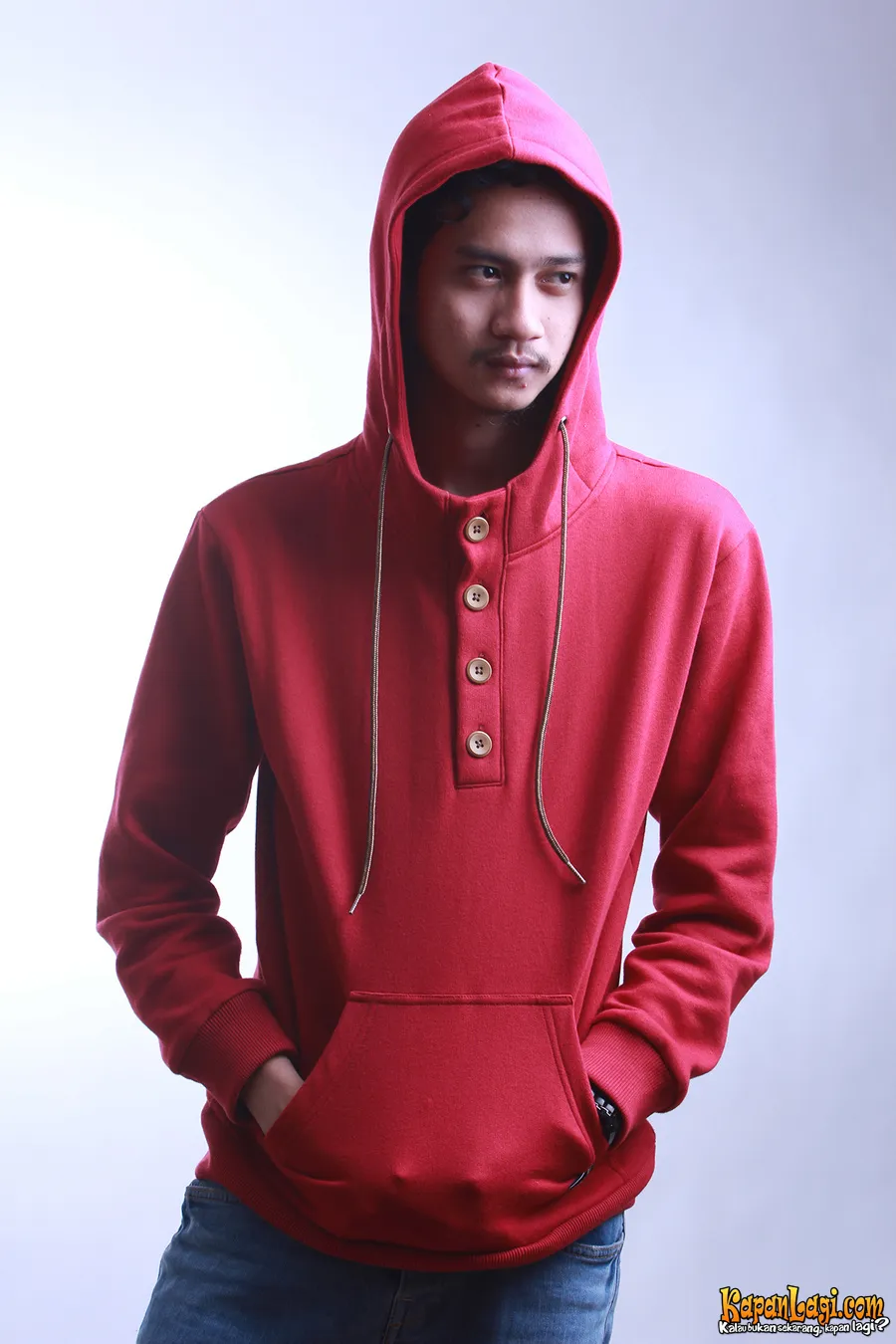 Yoga Arizona ketika tidak tengah menirukan Syahrini, cukup ganteng. ©KapanLagi.com/Muhammad Akrom Sukarya