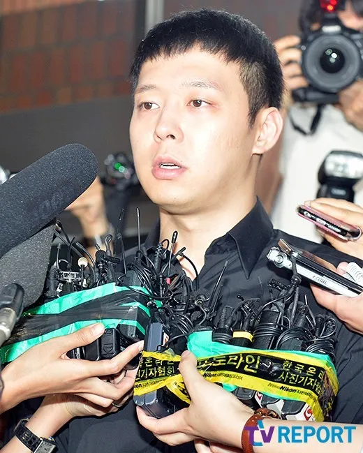 Yoochun saat dipanggil polisi soal skandal yang sempat melibatkannya © TV Report