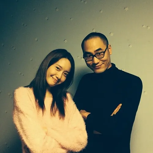 Yoona dan DJ ROBATO, apakah senyum mereka mirip?