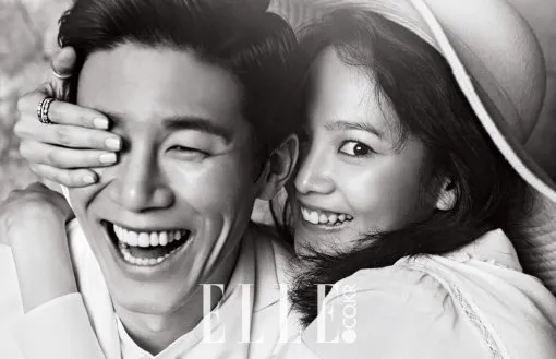 Kim Moo Yeol dan Yoon Seung Ah terlihat sangat bahagia © Elle