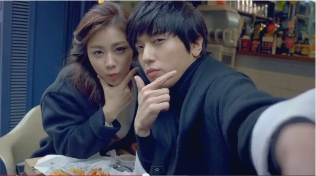 Selfie Yong Hwa dan 'kekasih' di One Fine Day © YouTube