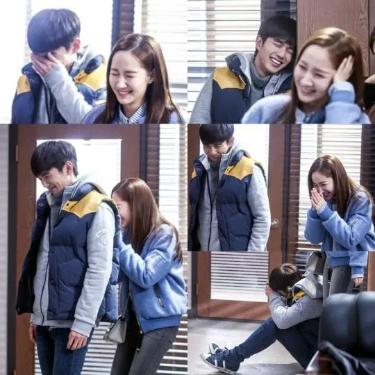 Yoo Seung Ho dan Park Min Young saat syuting Remember. © soompi.com