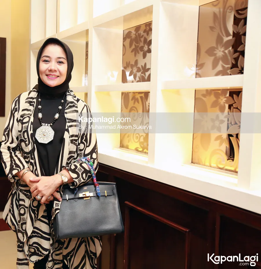 Yora Febrine, sosok yang berperan besar dalam kesuksesan finansial Nikita Willy di usia belia. ©KapanLagi.com/Muhammad Akrom Sukarya