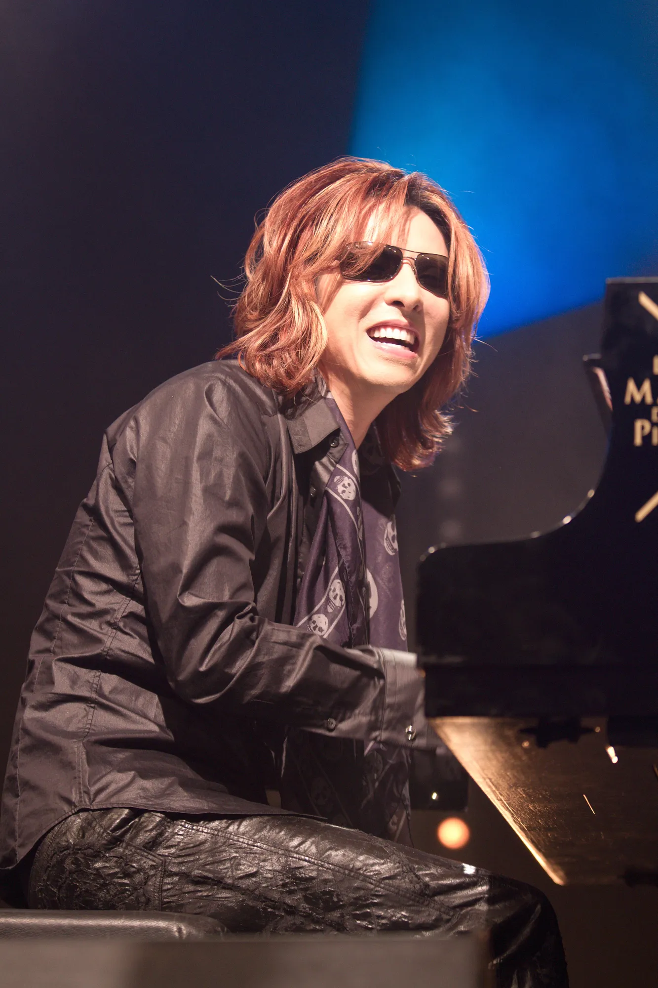 Yoshiki, sang drummer, pianist, dan leader X-Japan