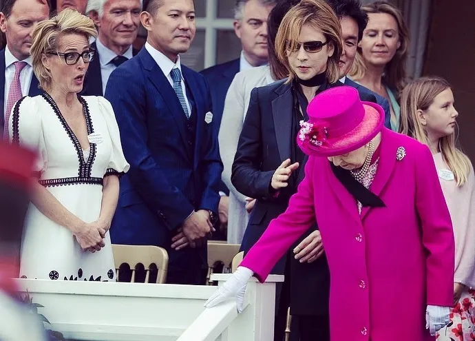 Yoshiki dan Ratu Elizabeth II / Credit: Instagram - yoshikiofficial