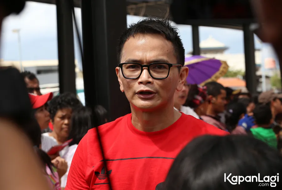 Yosi ditanya seputar kondisi Oon Project Pop © KapanLagi.com®/Budy Santoso