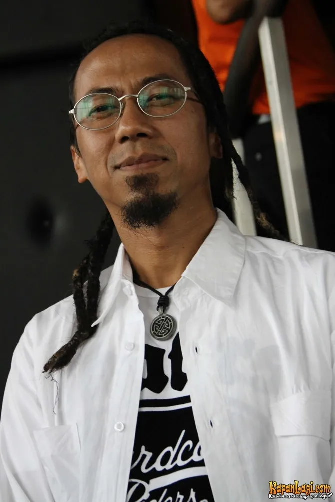 Yukie Pas Band kecelakaan akibat ditabrak truk © KapanLagi.com