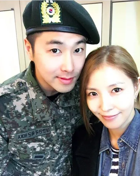 Yunho cukup sering menerima pujian dari netizen Korea karena sikapnya. Mereka pun tak sabar leader TVXQ itu kembali dari wajib militer. ©soompi.com