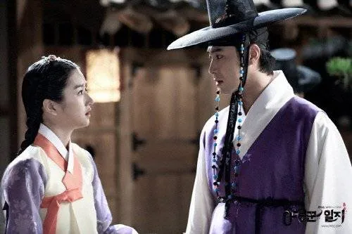 Yunho dan Seo Ye Ji dikabarkan terjebak cinta lokasi @allkpop.com