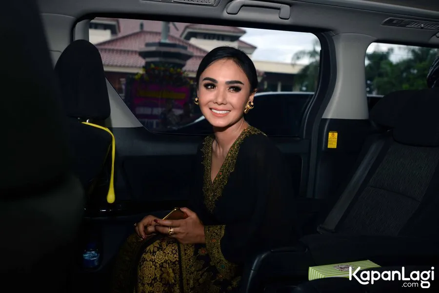 Yuni Shara akan pergi umrah untuk tahun baru © KapanLagi.com®/Muhammad Akrom Sukarya