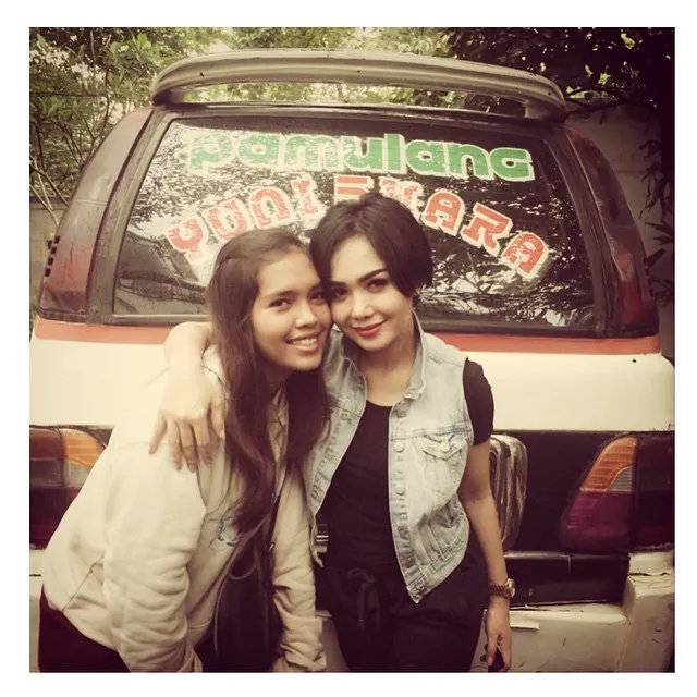 Yuni mendatangi fans berat-nya / © Instagram