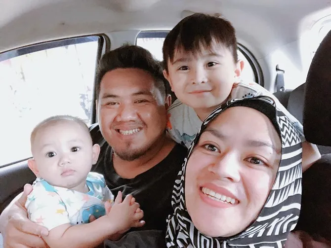 Keluarga harmonis Yunita (credit: instagram.com/lee_yunita)