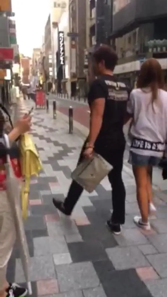 Yuri ketahuan kencan di Osaka bersama Oh Seung Hwan. ©onehallyu.com
