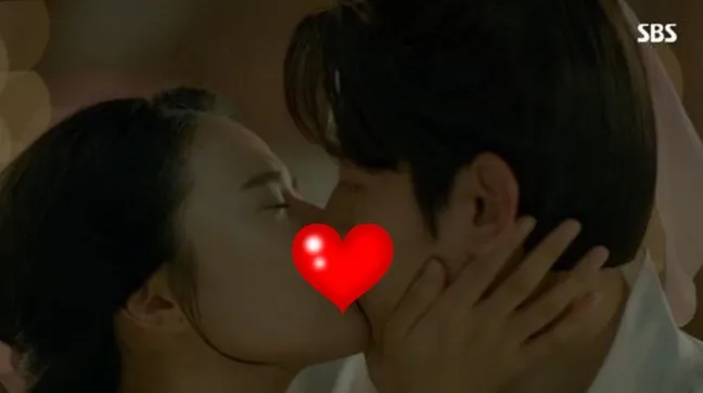 Adegan ciuman Baekhyun dan Z.Hera © SBS