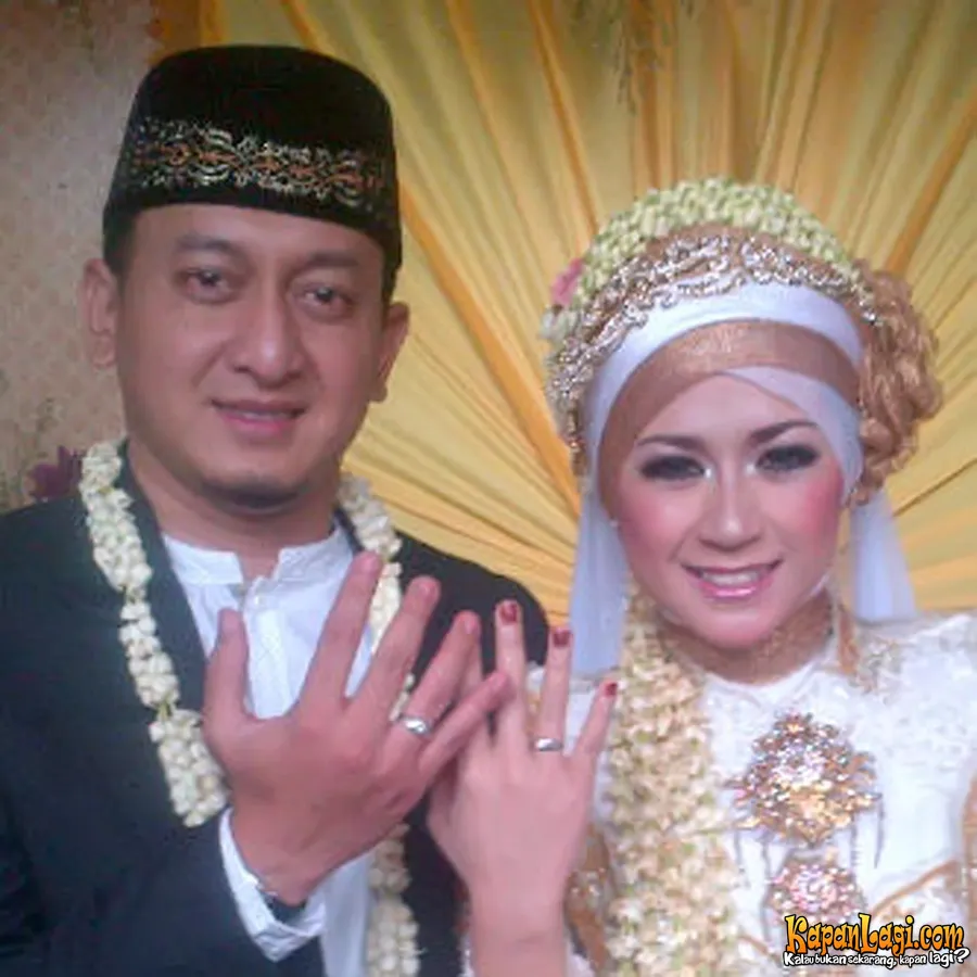 Shinta Tanjung mengaku masih cinta Ustaz Zacky Mirza © KapanLagi.com®