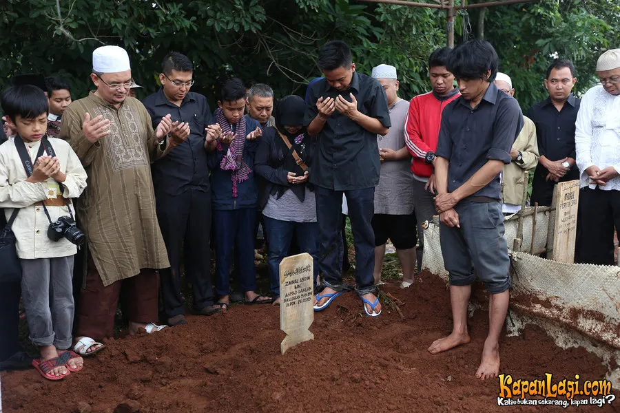 Pemakaman almarhum Zainal Abidin Domba. ©KapanLagi.com®/Busan