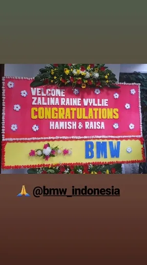 Lewat Papan Ucapan Selamat